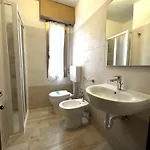 With Private Entrance شقة *